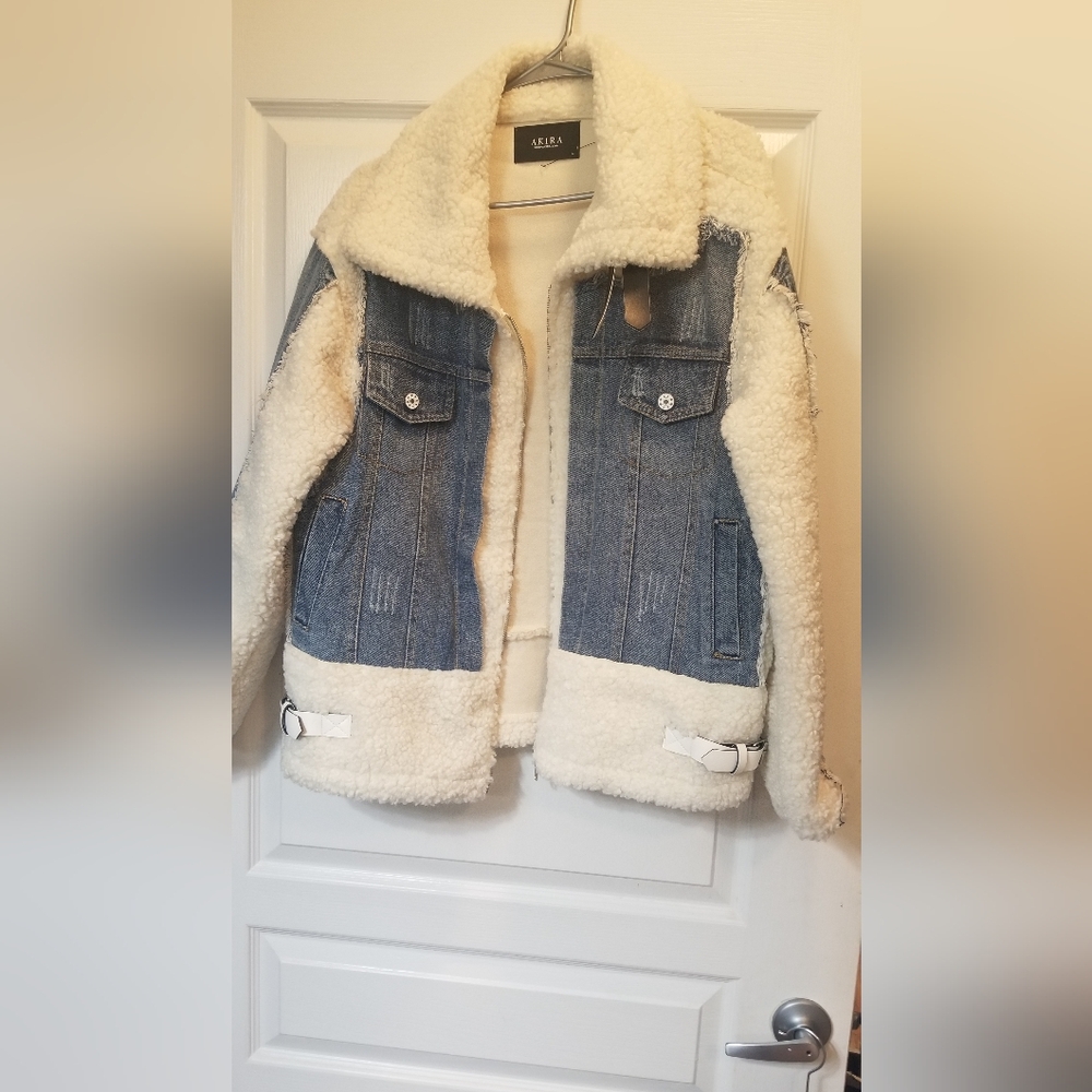 *SALE* Akira Denim & Fleece Jacket w/Buckles Sz M Super stylish & warm